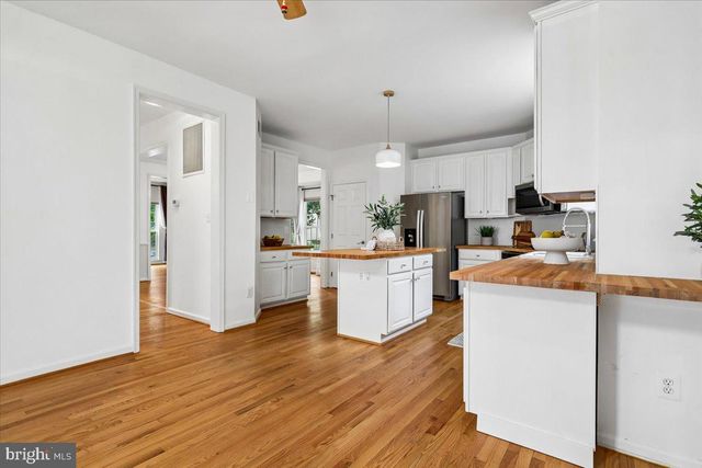 43436 ORSON ST, Chantilly, VA 20152