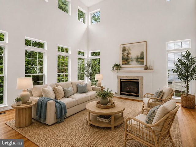 43436 ORSON ST, Chantilly, VA 20152
