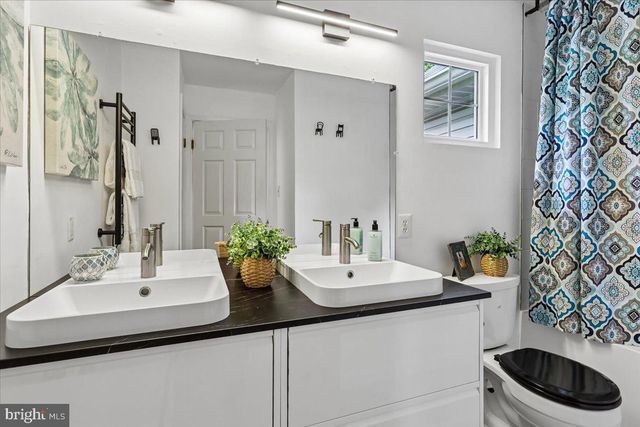 43436 ORSON ST, Chantilly, VA 20152