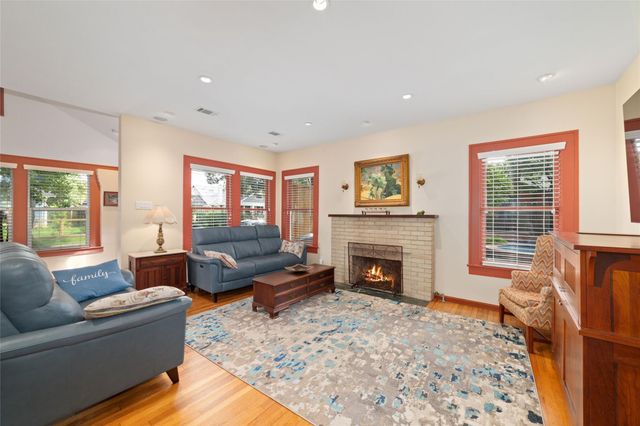 1613 California Street, Houston, TX 77006