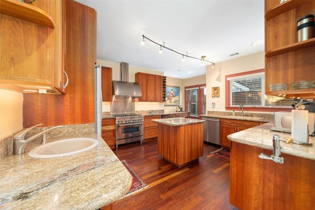1613 California Street, Houston, TX 77006
