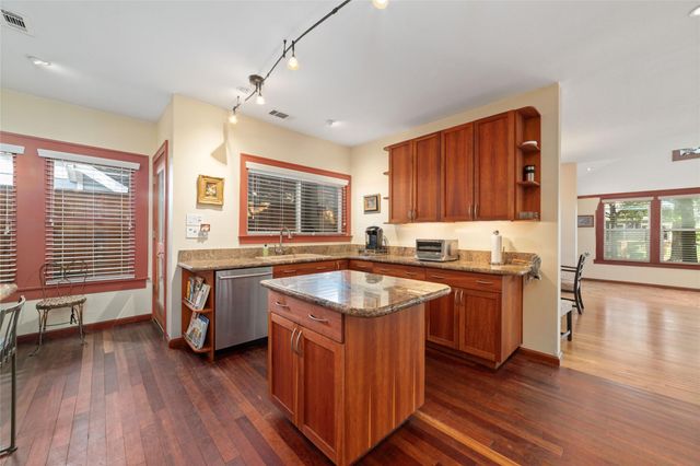 1613 California Street, Houston, TX 77006