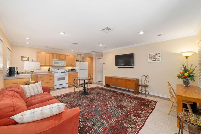 1613 California Street, Houston, TX 77006