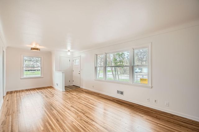 6300 Quebec Avenue N, Brooklyn Park, MN 55428