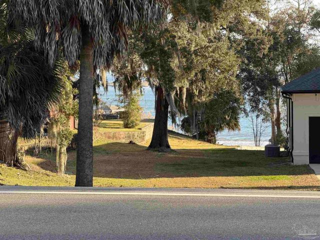 9445 Scenic Hwy, Pensacola, FL 32514