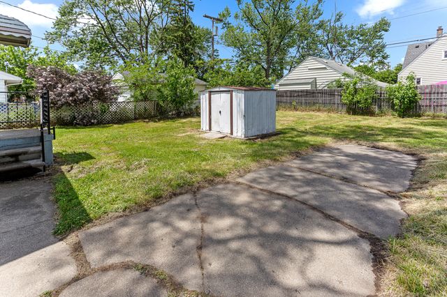8041 Packard Avenue, Warren, MI 48089