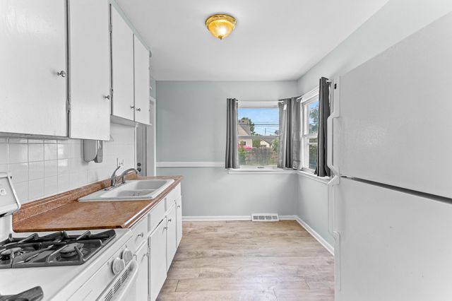 8041 Packard Avenue, Warren, MI 48089