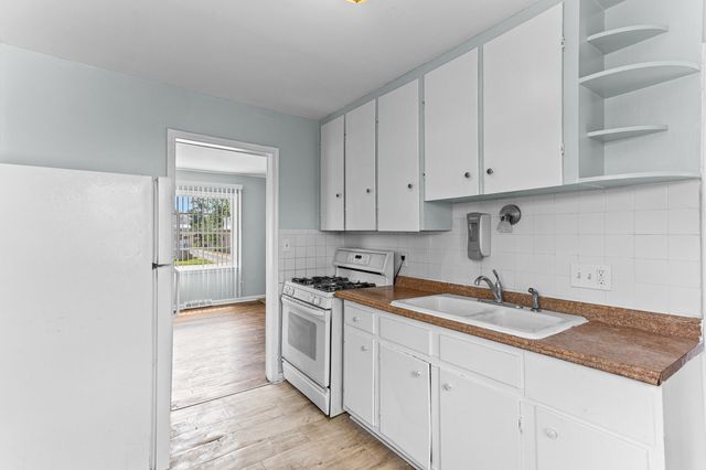 8041 Packard Avenue, Warren, MI 48089