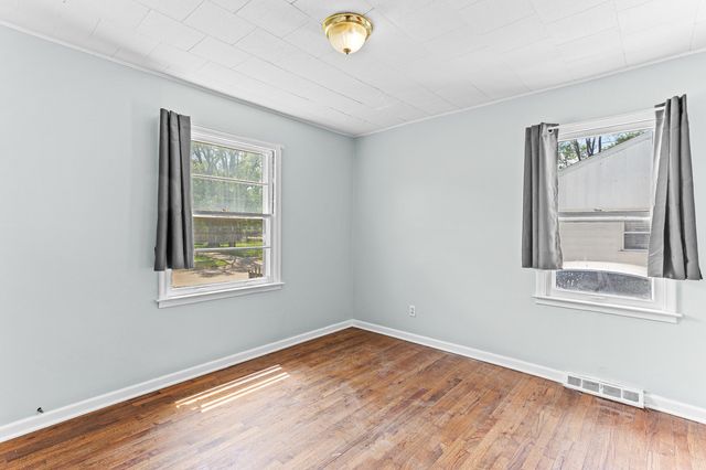 8041 Packard Avenue, Warren, MI 48089