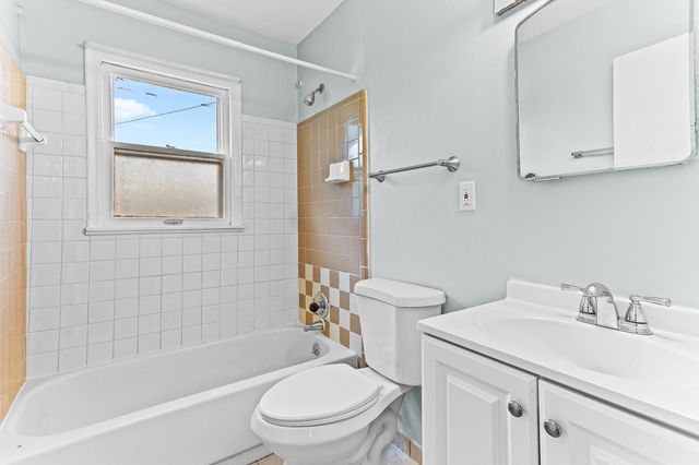 8041 Packard Avenue, Warren, MI 48089
