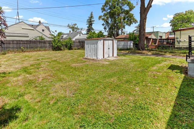 8041 Packard Avenue, Warren, MI 48089