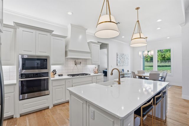 305 Glade Valley Road, Azle, TX 76020