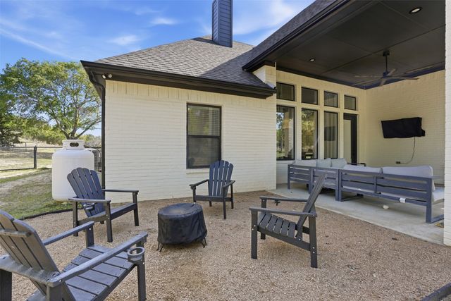 305 Glade Valley Road, Azle, TX 76020