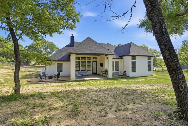 305 Glade Valley Road, Azle, TX 76020