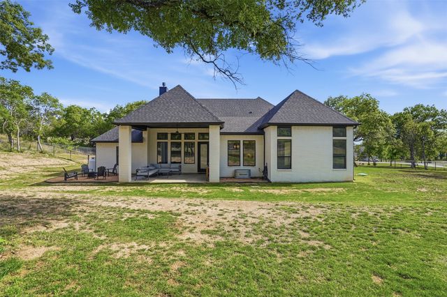 305 Glade Valley Road, Azle, TX 76020