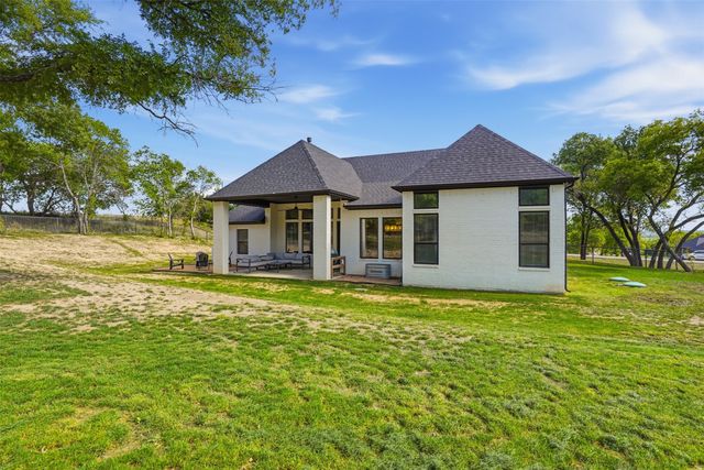 305 Glade Valley Road, Azle, TX 76020