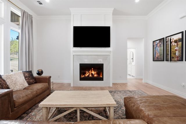 305 Glade Valley Road, Azle, TX 76020