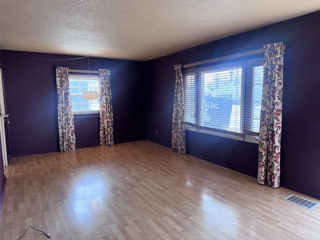 3735 Kencrest Drive NE, Cedar Rapids, IA 52402