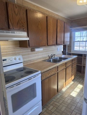 3735 Kencrest Drive NE, Cedar Rapids, IA 52402