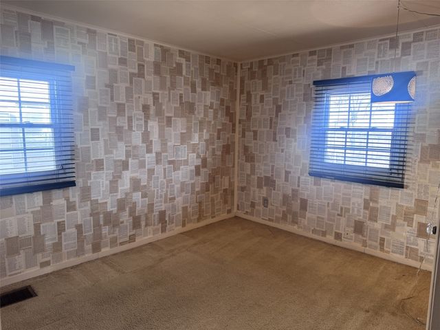 3735 Kencrest Drive NE, Cedar Rapids, IA 52402