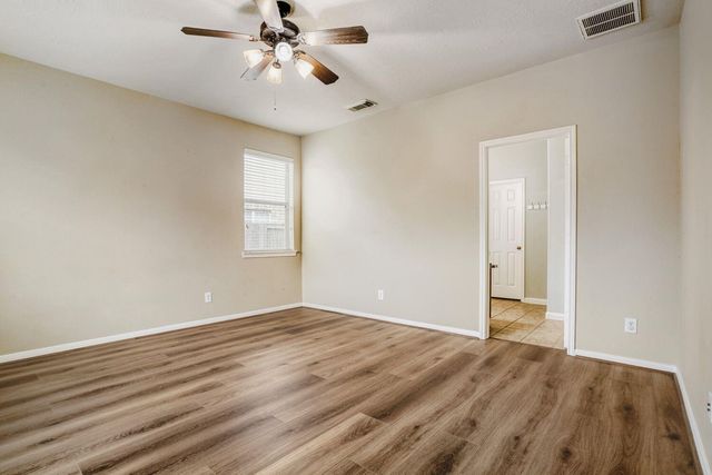 3215 Wonard Drive, Pearland, TX 77581