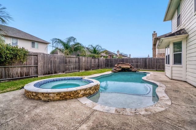 3215 Wonard Drive, Pearland, TX 77581