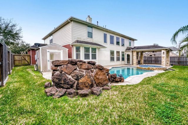 3215 Wonard Drive, Pearland, TX 77581