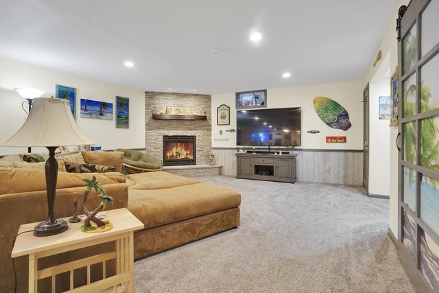 340 Willow LANE, Hartford, WI 53027