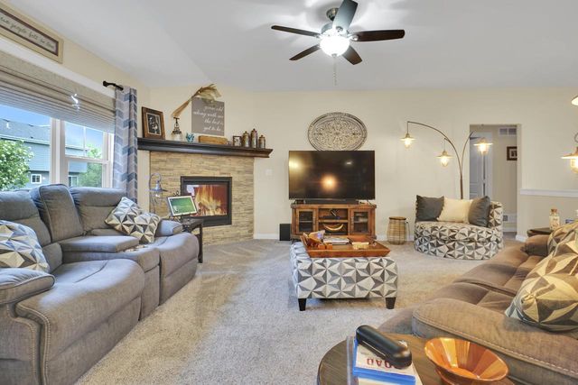 340 Willow LANE, Hartford, WI 53027