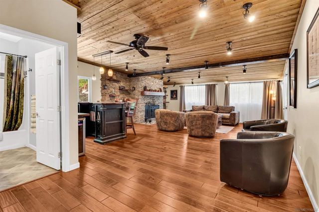 7310 Hamlet Ave., San Diego, CA 92120