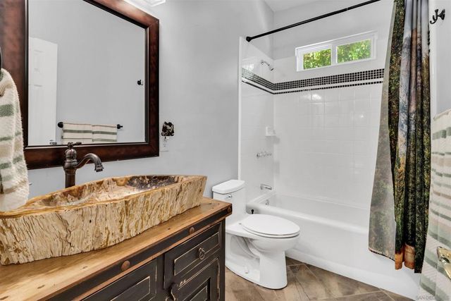 7310 Hamlet Ave., San Diego, CA 92120