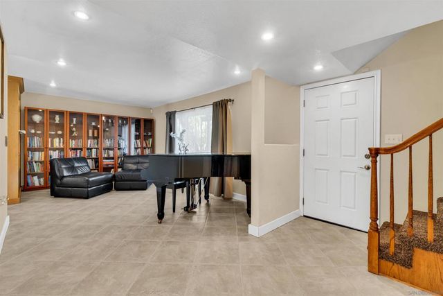 7310 Hamlet Ave., San Diego, CA 92120
