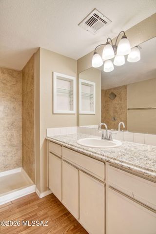 5614 S Wood Crest Drive, Tucson, AZ 85746
