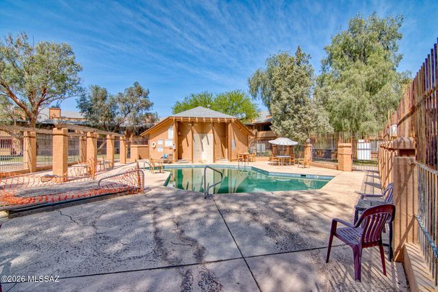 5614 S Wood Crest Drive, Tucson, AZ 85746
