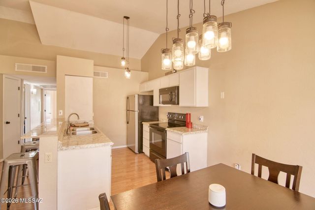 5614 S Wood Crest Drive, Tucson, AZ 85746