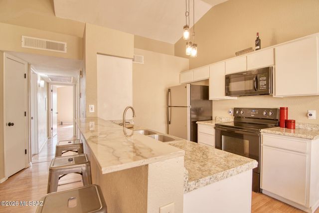 5614 S Wood Crest Drive, Tucson, AZ 85746