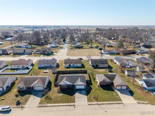 1009 Pine Street, New Baden, IL 62265