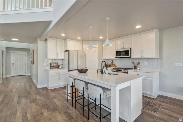 882 W SPRING DEW LN, Lehi, UT 84048
