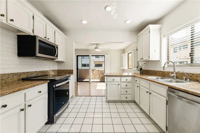 12300 Montecito Road 25, Seal Beach, CA 90740
