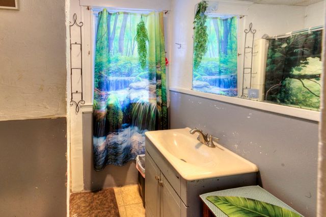 60 Fruit Street, Worcester, MA 01609