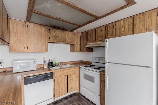 4300 North Lamont Street 209, Las Vegas, NV 89115