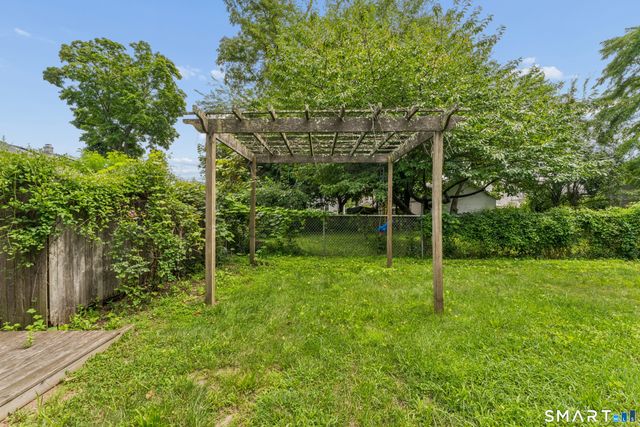 22 Hine Street, West Haven, CT 06516