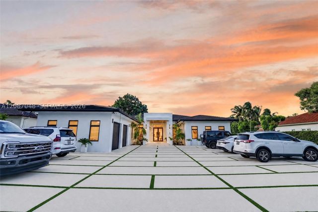11681 SW 93rd St, Miami, FL 33176