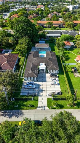 11681 SW 93rd St, Miami, FL 33176