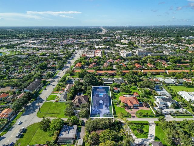 11681 SW 93rd St, Miami, FL 33176