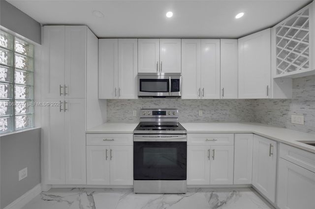 4300 NW 30th St 341, Coconut Creek, FL 33066