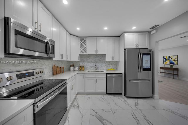 4300 NW 30th St 341, Coconut Creek, FL 33066