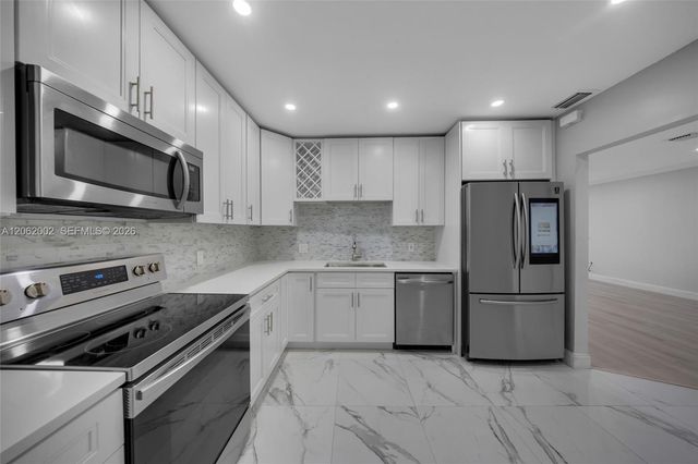 4300 NW 30th St 341, Coconut Creek, FL 33066