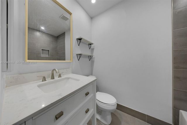4300 NW 30th St 341, Coconut Creek, FL 33066