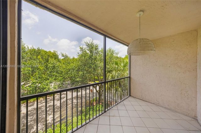 4300 NW 30th St 341, Coconut Creek, FL 33066